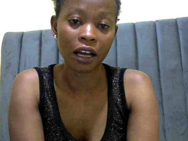 PrettyAlianah webcam