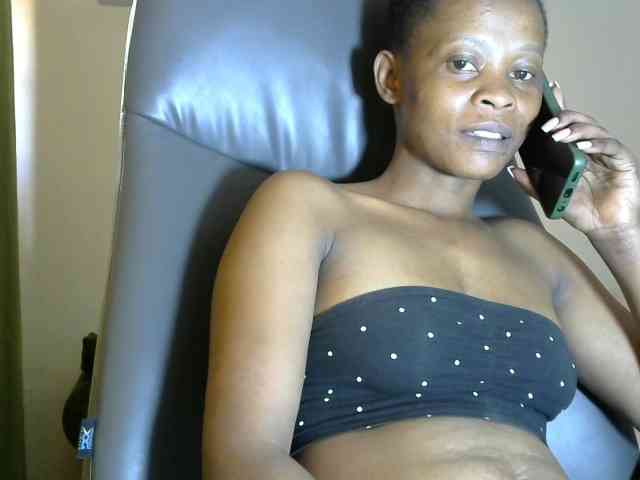 PrettyAlianah webcam