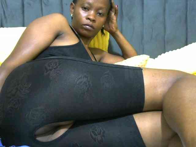 PrettyAlianah webcam