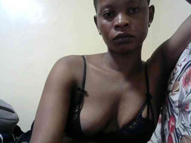 PrettyAlianah webcam