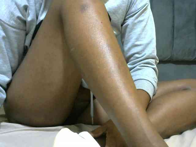 PrettyAlianah webcam