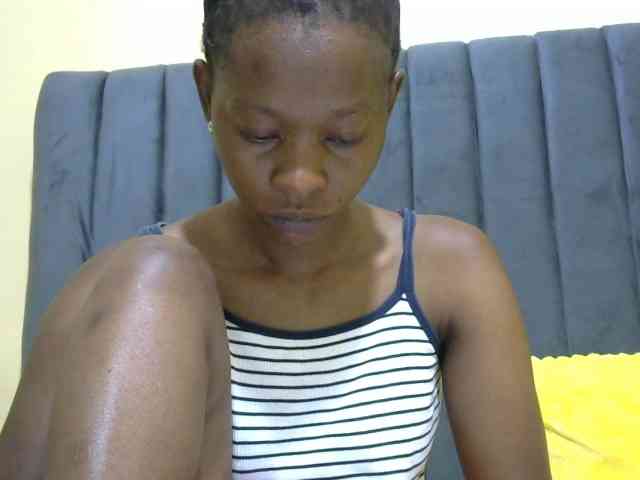 PrettyAlianah webcam