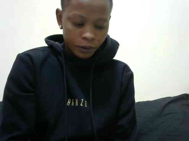 PrettyAlianah webcam