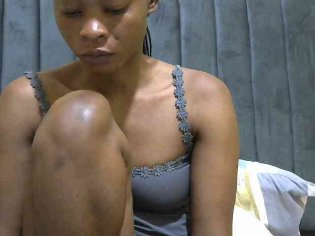 PrettyAlianah webcam