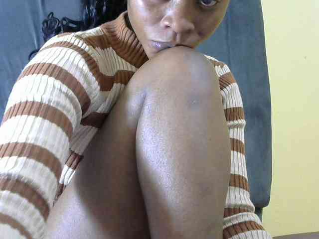 PrettyAlianah webcam