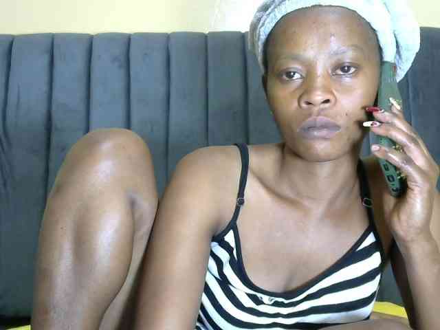 PrettyAlianah webcam