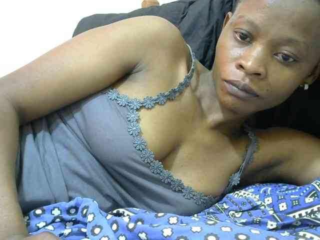 PrettyAlianah webcam