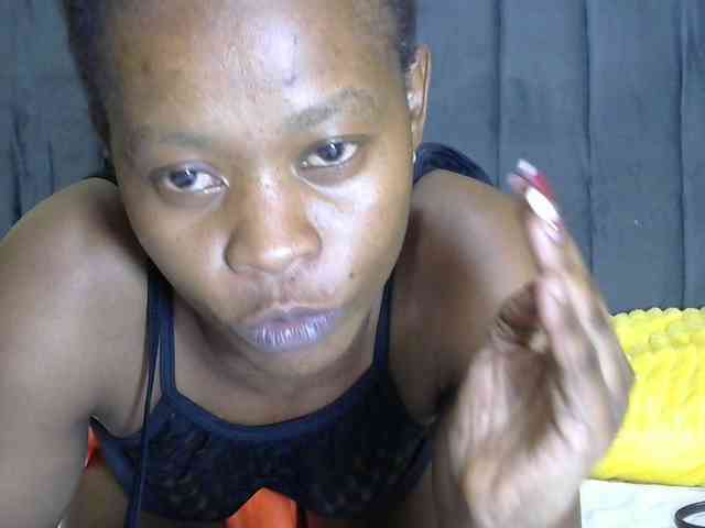 PrettyAlianah webcam