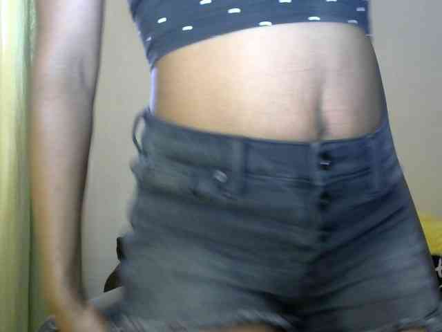 PrettyAlianah webcam