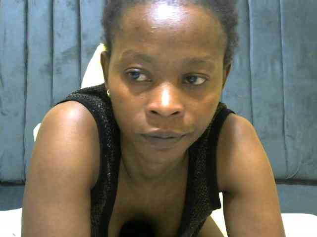 PrettyAlianah webcam