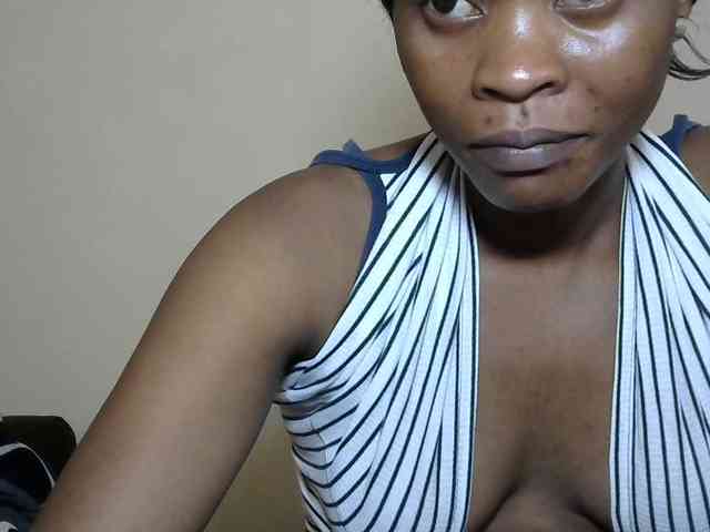 PrettyAlianah webcam