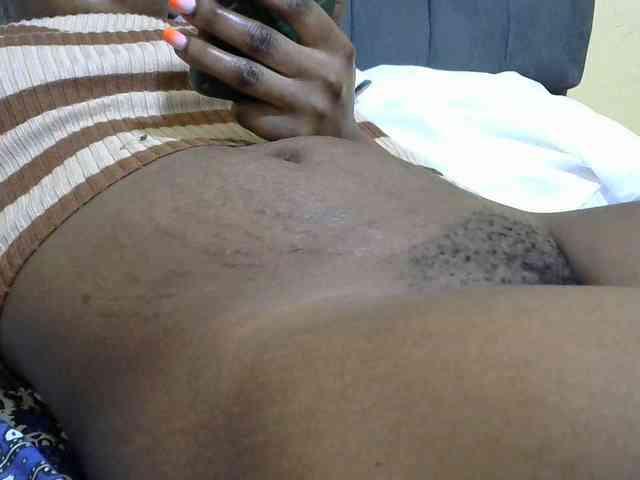 PrettyAlianah webcam