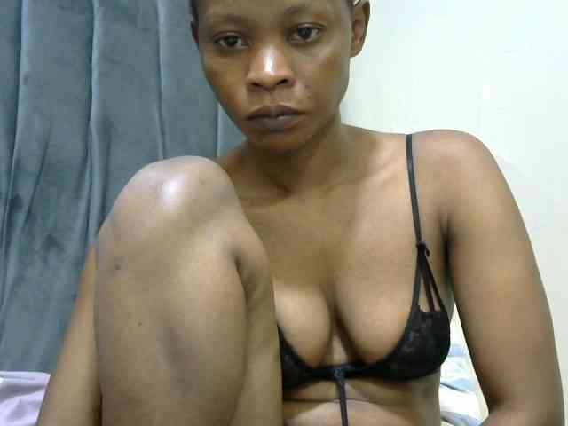 PrettyAlianah webcam