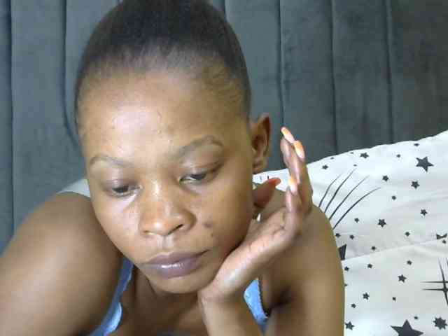 PrettyAlianah webcam