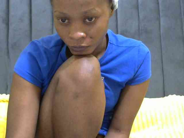 PrettyAlianah webcam