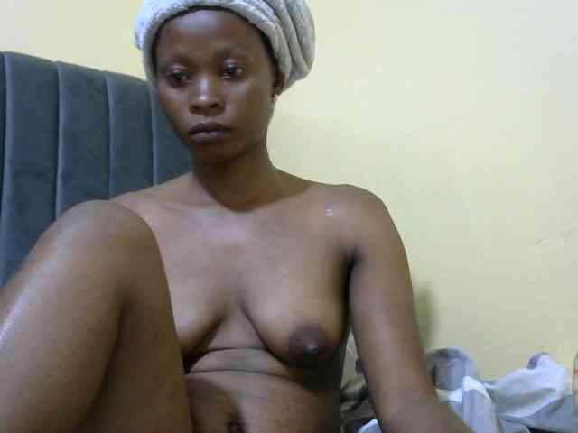 PrettyAlianah webcam