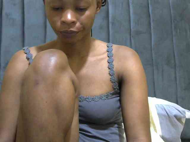 PrettyAlianah webcam