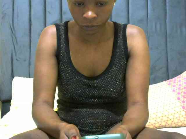 PrettyAlianah webcam
