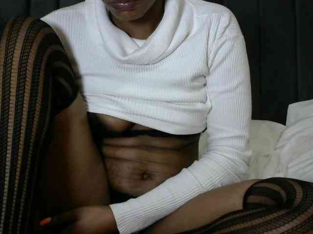 PrettyAlianah webcam