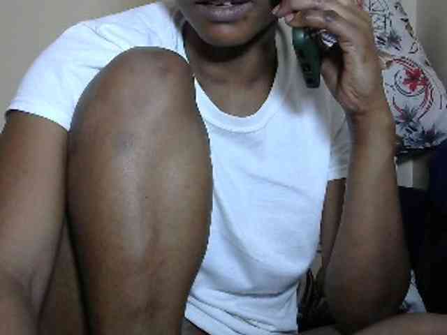 PrettyAlianah webcam