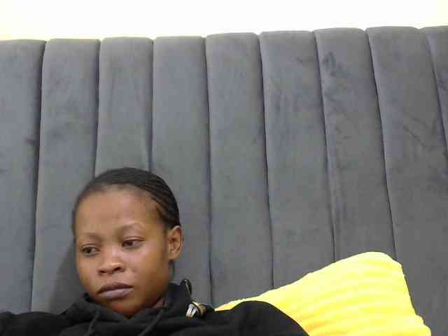 PrettyAlianah webcam