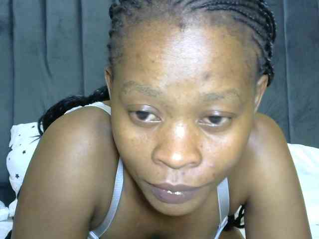 PrettyAlianah webcam