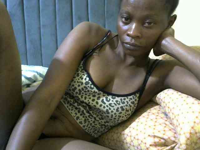 PrettyAlianah webcam