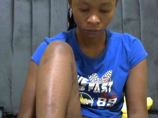 PrettyAlianah webcam