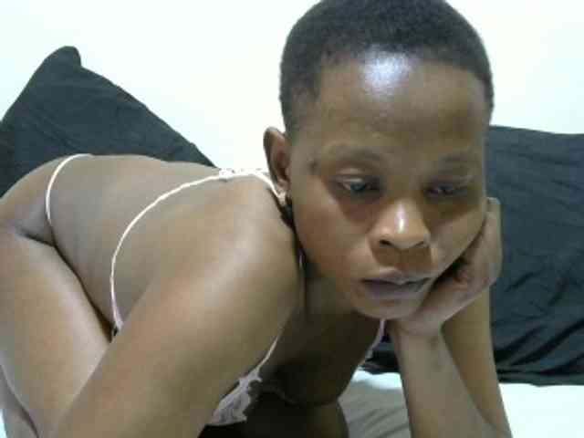 PrettyAlianah webcam