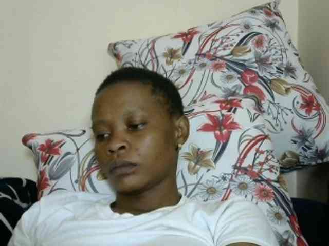 PrettyAlianah webcam