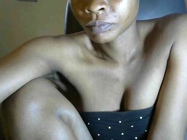PrettyAlianah webcam