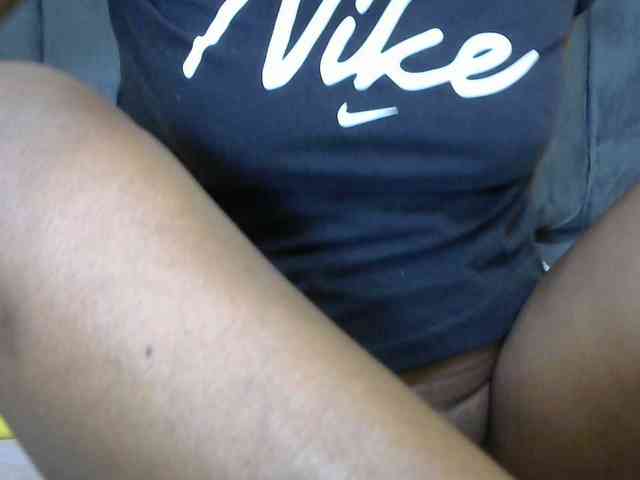 PrettyAlianah webcam