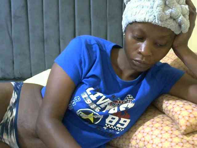 PrettyAlianah webcam