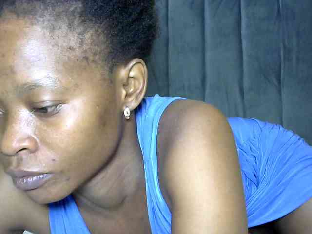 PrettyAlianah webcam