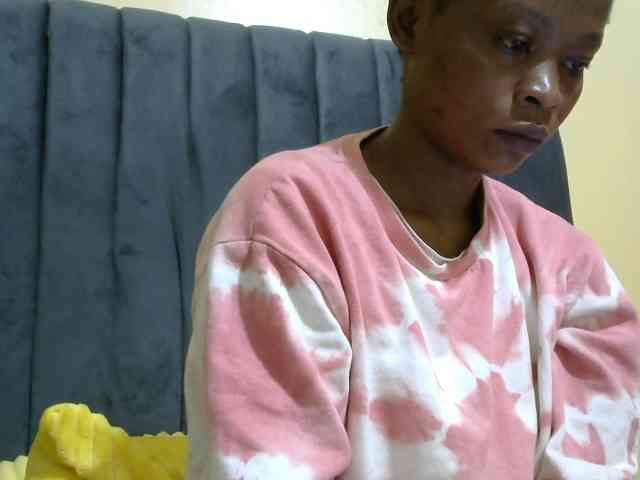 PrettyAlianah webcam