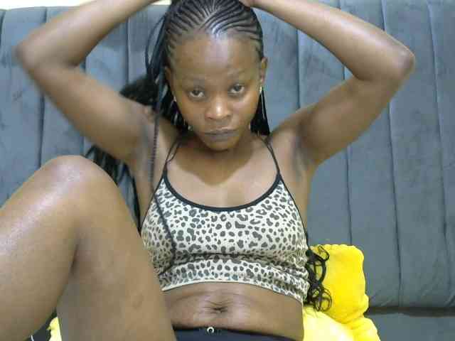 PrettyAlianah webcam