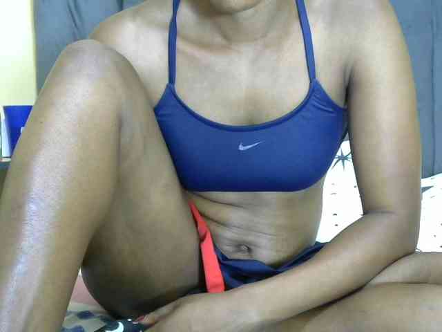 PrettyAlianah webcam