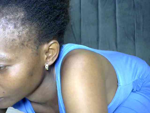 PrettyAlianah webcam
