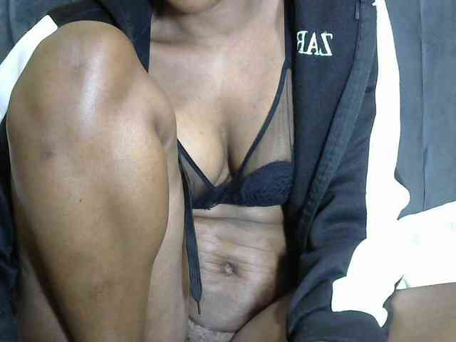 PrettyAlianah webcam