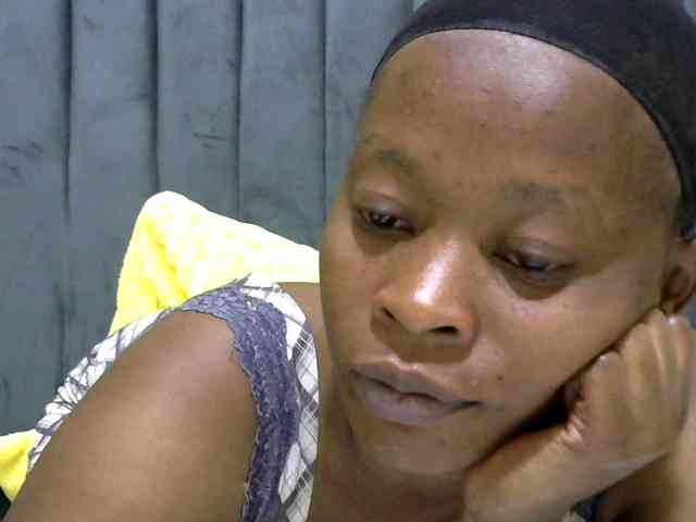 PrettyAlianah webcam