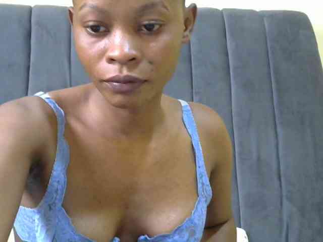 PrettyAlianah webcam