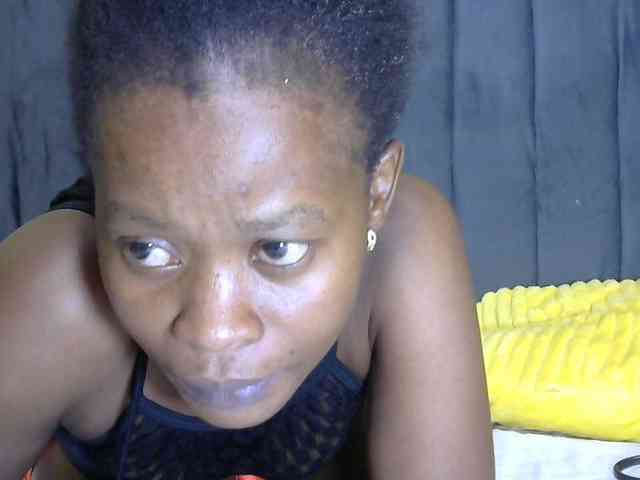 PrettyAlianah webcam