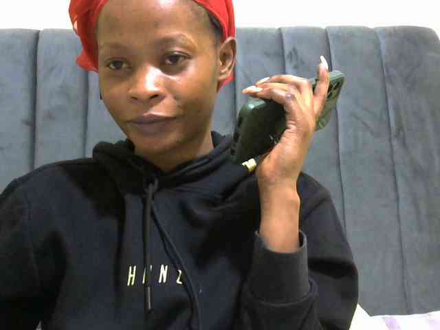 PrettyAlianah webcam