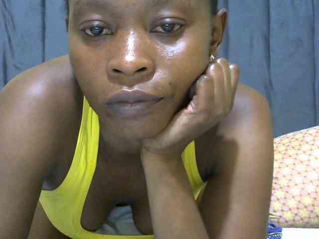 PrettyAlianah webcam