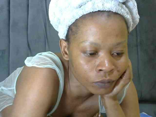 PrettyAlianah webcam