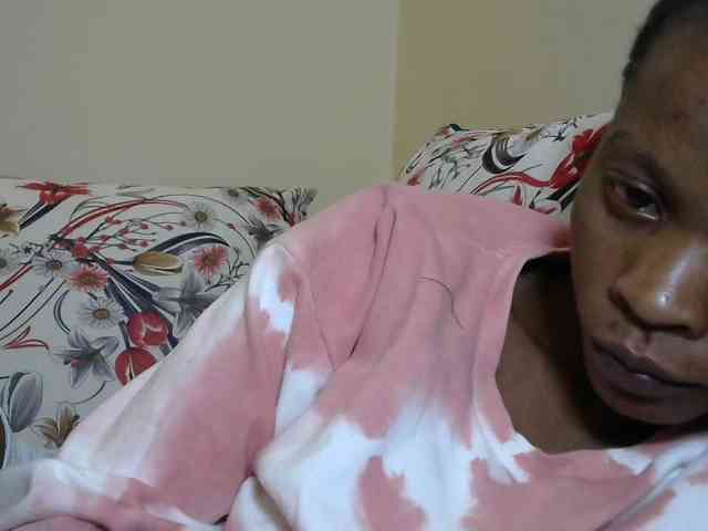 PrettyAlianah webcam