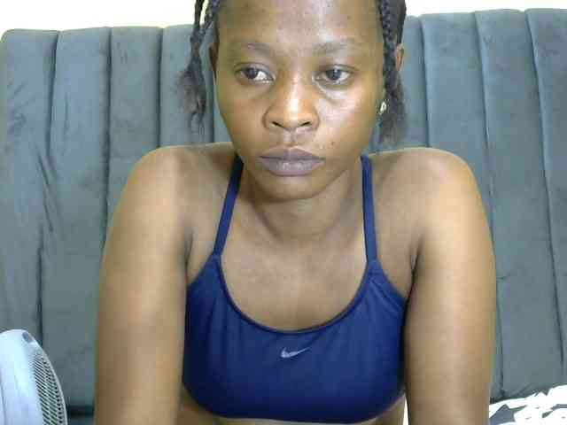 PrettyAlianah webcam