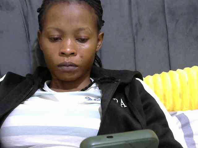 PrettyAlianah webcam