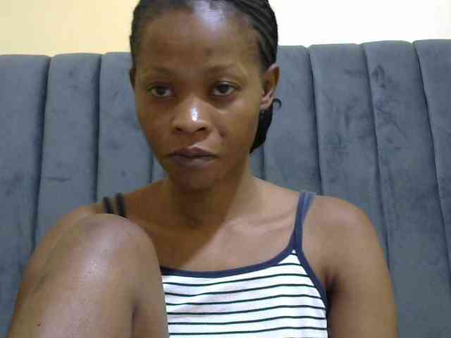 PrettyAlianah webcam