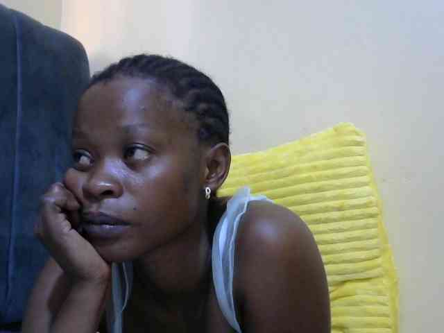 PrettyAlianah webcam